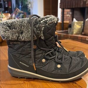 Columbia Black and Gray Quilted Winter Boots